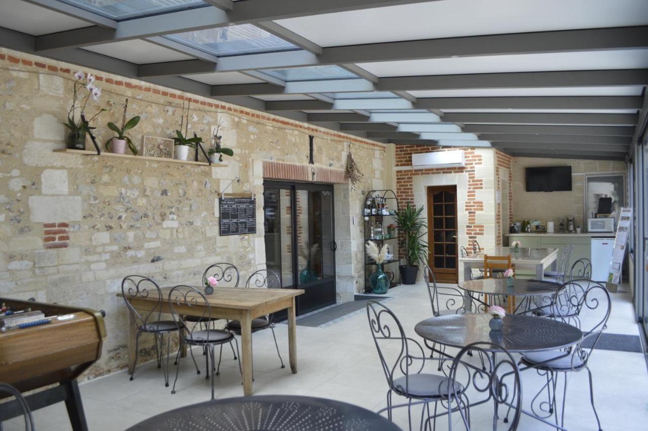 Le Prieure Des Fontaines Hotel Les Preaux Buitenkant foto