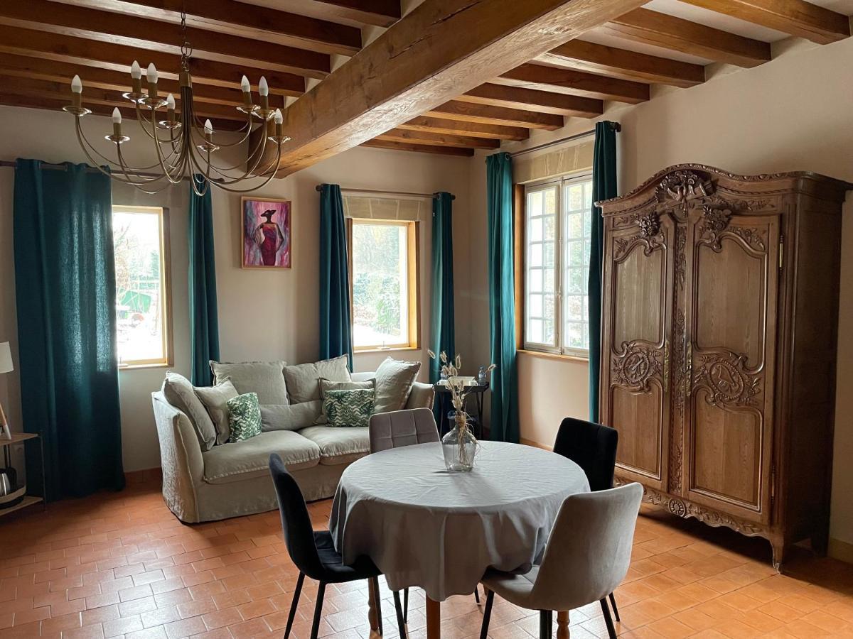 Le Prieure Des Fontaines Hotel Les Preaux Buitenkant foto