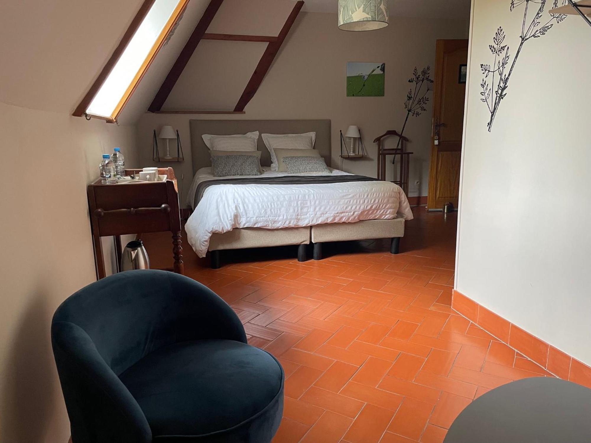 Le Prieure Des Fontaines Hotel Les Preaux Buitenkant foto